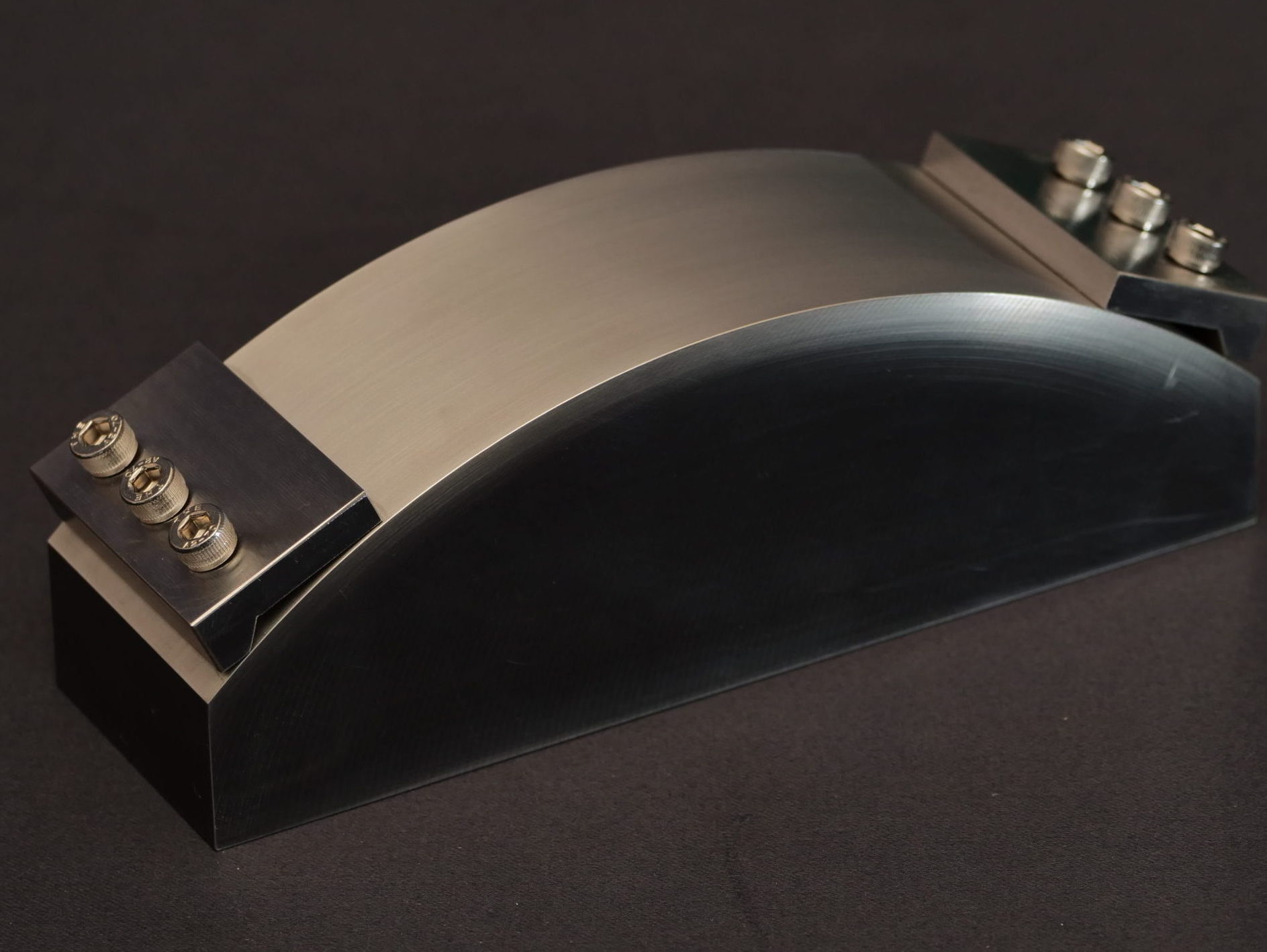 ひずみ試験治具