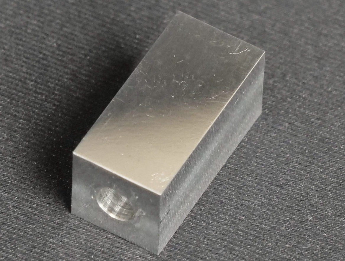 DCB試験ピン負荷用ブロック