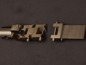 JIS K7086カスタム　DCB試験治具（特注仕様）